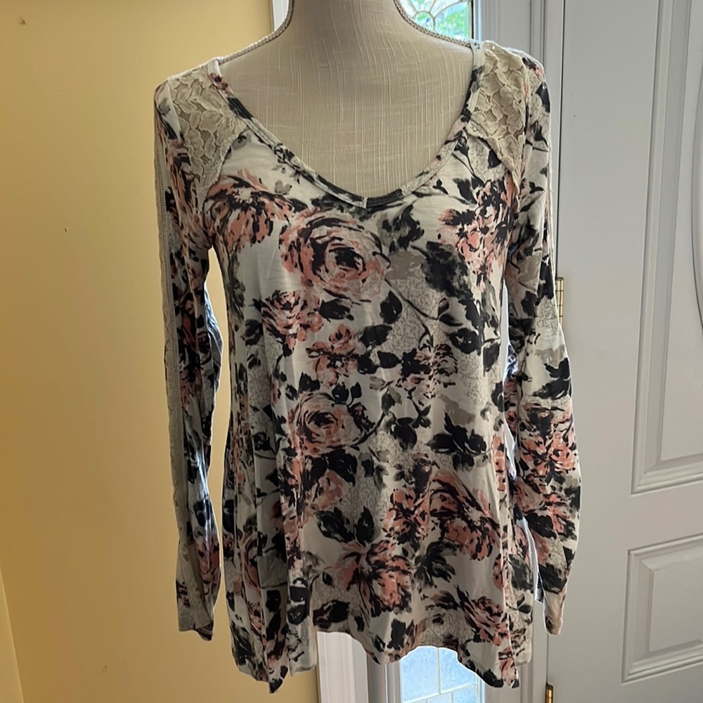 Abercrombie & Fitch floral with rose pattern and lace top, pink/grey, size S.